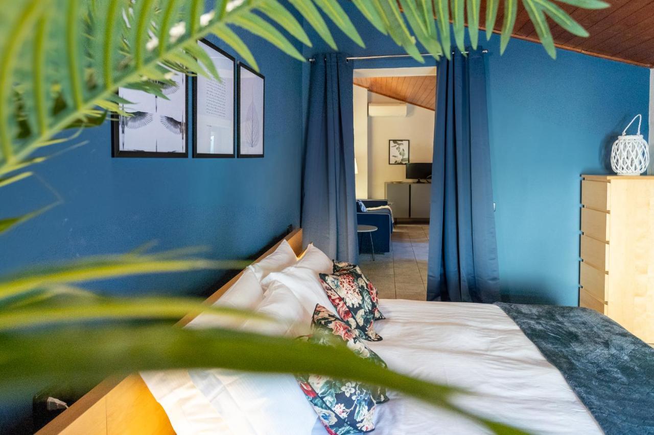 Blue Attic - Historical Como City Center By Rent All Como Buitenkant foto